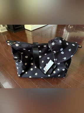 Alice + Olivia Reversible Bucket Hat & Duffle Bag in Black & White